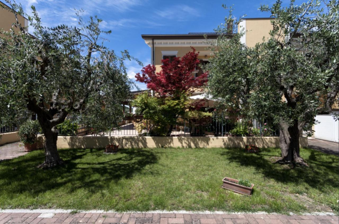 Relax In Collina Apartment มิซาโน อาดรีอาติโก ภายนอก รูปภาพ